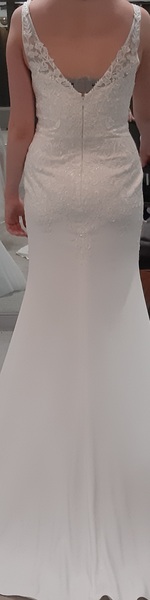 To ask for photos of your wedding dress?