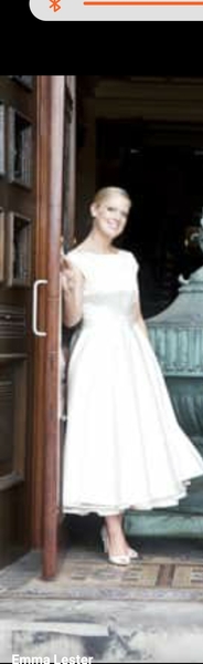 To ask for photos of your wedding dress?
