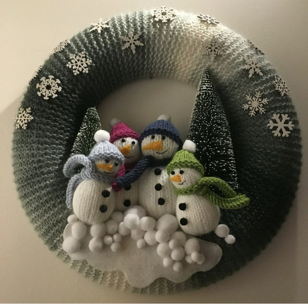 Knitting Christmassy things