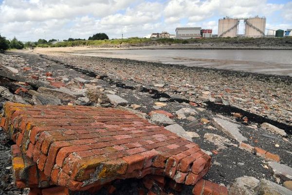 What do you think the nicest sandy beach is in Wales ?