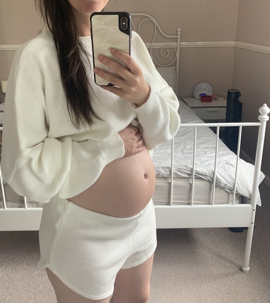 👣 Due late Nov/Dec, it's bump time ladies! 👣