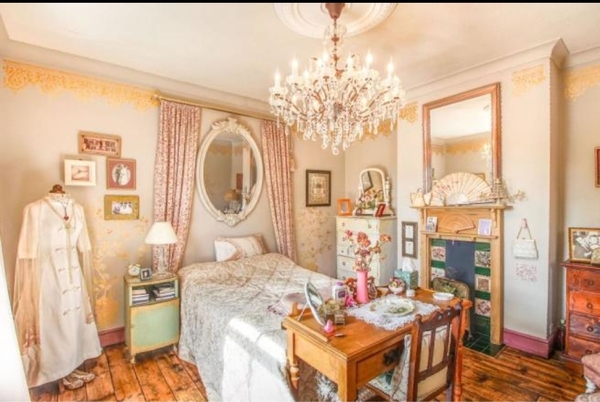 Wow - Sunglasses on for this house!
