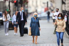 Royal Style - I’m not qualified but you can’t cut me off when there’s a wedding dress to look at...