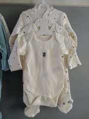 👣 Due Nov/Dec 👣 it's the 20 week scans! 👣