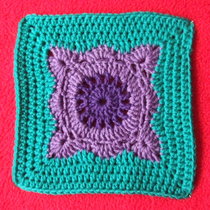 Woolly Hugs. A Blanket for DrLouiseJMoody in memory of her beautiful wife.. Please join us to make something very beautiful for her.  All help warmly received.