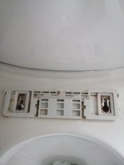 Replacement toilet seat-odd fitting-help!