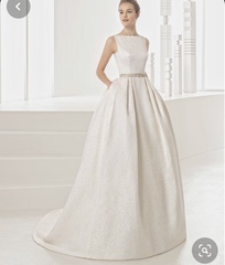To ask for photos of your wedding dress?