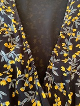 How to wear a wrap dress without flashing (short woman problems)