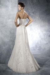 To ask for photos of your wedding dress?