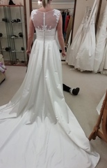 To ask for photos of your wedding dress?
