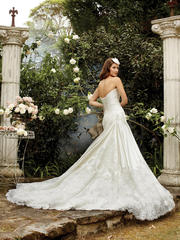 To ask for photos of your wedding dress?