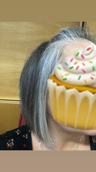 Another grey roots one - any hairdressers out there?