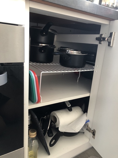 How to organise pans in corner?!
