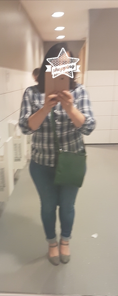 What style/ brand jeans would suit me? (Pic)