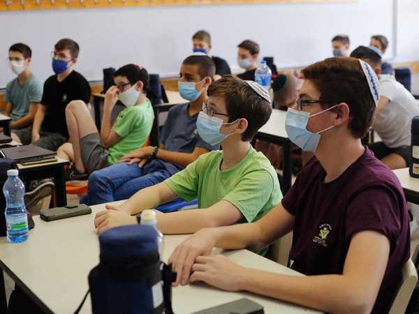 Why not masks for all in secondary schools ?