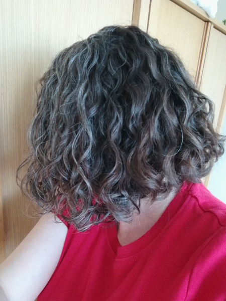 ➿ Fantastic Haircare: Making Sense and Science of the Curly Girl Method