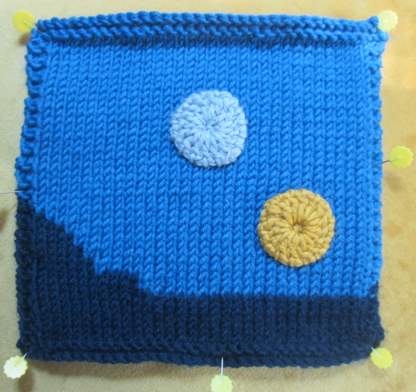 Woolly Hugs. A Blanket for DrLouiseJMoody in memory of her beautiful wife.. Please join us to make something very beautiful for her.  All help warmly received.