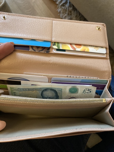 Aibu to expect a refund for (suspected) unauthentic does get purse?