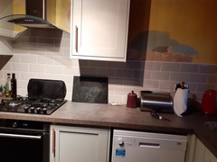 What colour should I paint my kitchen and must the diner bit be the same colour?