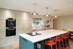 What colours to accessorise with forest green?