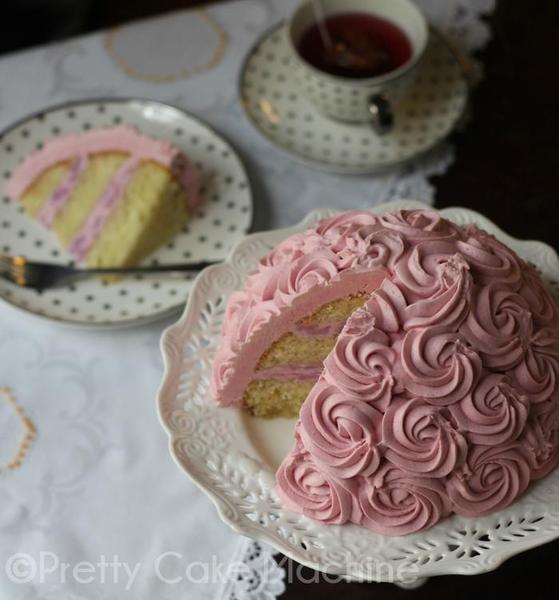 Cake mousse layers help