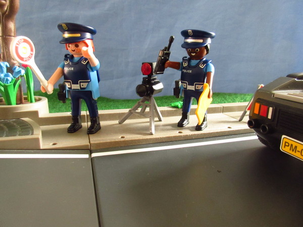 Toy vehicle with opening doors / boot / bonnet ? playmobil ?