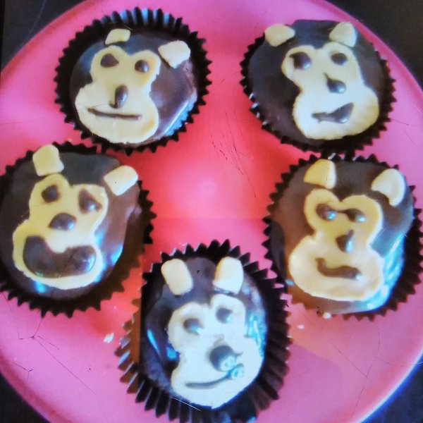Mumsnet users share with Betty Crocker pictures of the bakes they have made with their family in support of Macmillan Cancer Support