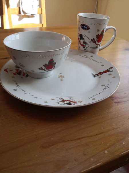 Thread 7 - the one with matching bowels and plates