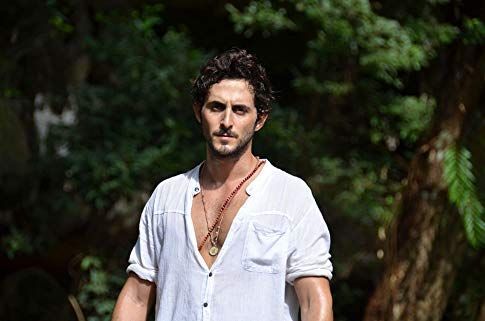 Which male celebs do you think are stunning?