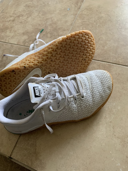 Can anyone recommend some trainers for the gym?