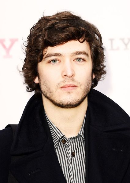 Which male celebs do you think are stunning?
