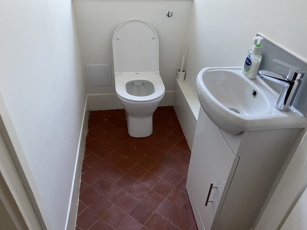 Slimmest cloakroom basin