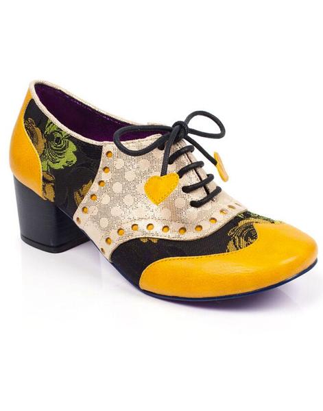 Navy trousers and which shoes??