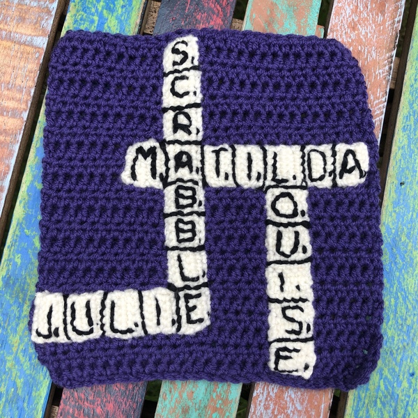 Woolly Hugs. A Blanket for DrLouiseJMoody in memory of her beautiful wife.. Please join us to make something very beautiful for her.  All help warmly received.