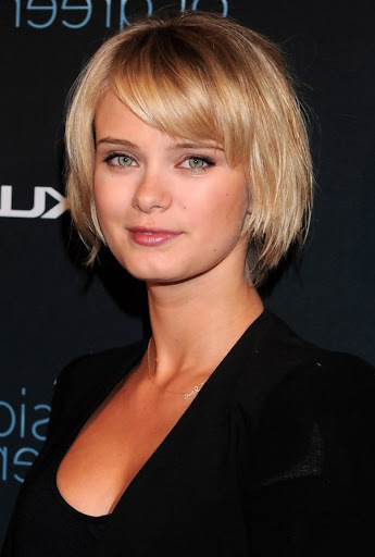How do I get my fringe to bend this way?