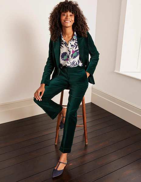 Emerald green clothes - anyone seen anything?