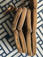 Selling jewelery - vintage and gold - what does this hallmark mean?