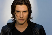 Which male celebs do you think are stunning?