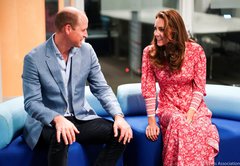 Royal Style - I’m not qualified but you can’t cut me off when there’s a wedding dress to look at...