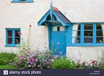 Ugly house decorating dilemma