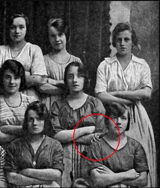 what do you make of this strange photo ?