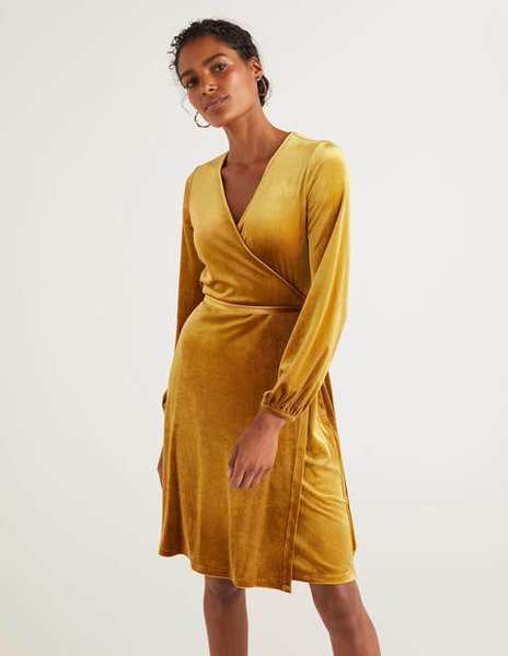 What will you be wearing Xmas day ? I’m thinking of this ? What do you think ?