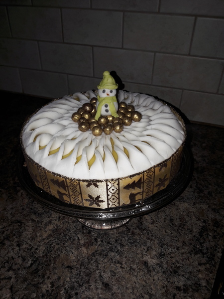 How will you be decorating your cake this year? Or from previous years?