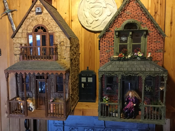 Anyone make dollshouse stuff - sdult not kids