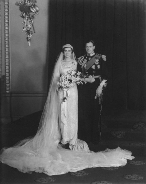 Royal Style - I’m not qualified but you can’t cut me off when there’s a wedding dress to look at...