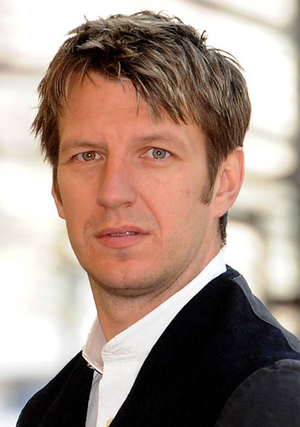 Please help me to identify this actor!