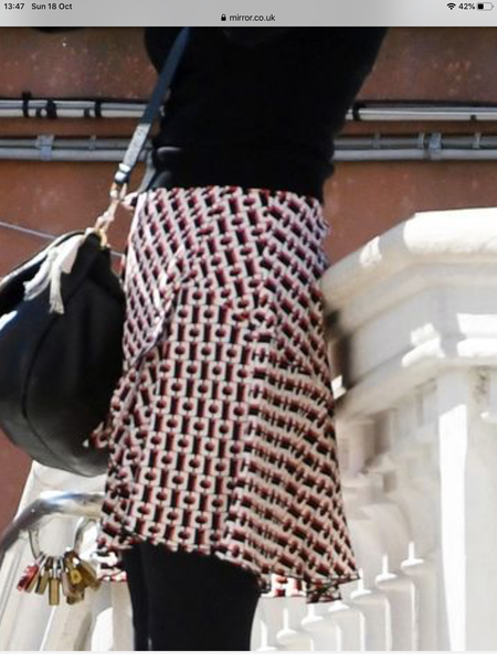Can anyone identify this skirt (Melanie Sykes in Venice pics)