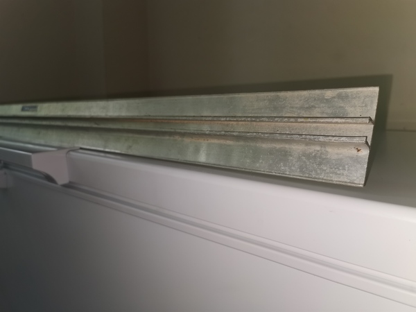 Chest Freezer - how flat should the lid be?