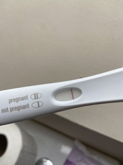 IS THIS MY BFP?! (Faint)