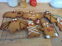 Frugal friends follow each other frugally through Hallowe'en, COVID all welcome